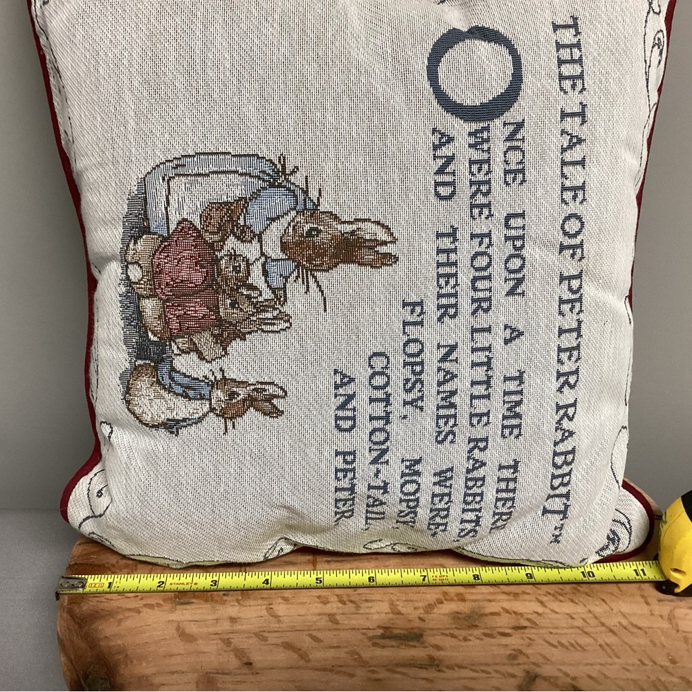 Vintage & New - Tapestry Pillow - The Tale Of Peter Rabbit - Made In USA… - Picture 6 of 6